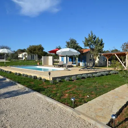 Vakantiehuis Family Friendly House With A Swimming Pool - 20869 Rovinj
