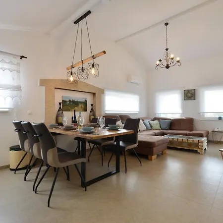 Vakantiehuis Family Friendly House With A Swimming Pool - 20869 Rovinj