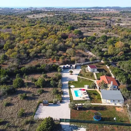 Vakantiehuis Family Friendly House With A Swimming Pool - 20869 Rovinj