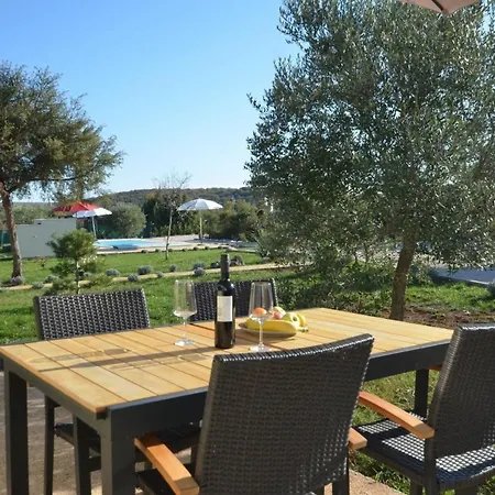 Family Friendly House With A Swimming Pool - 20869 * Ровинь