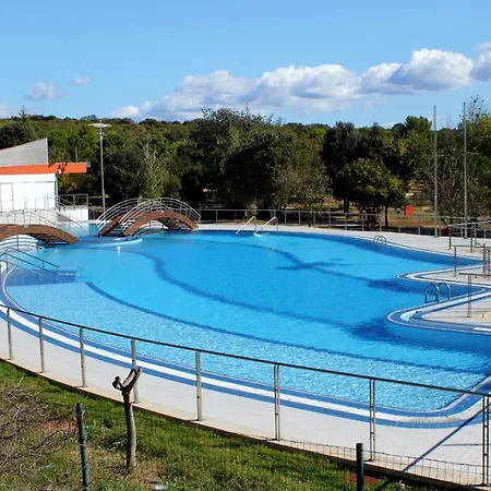 Family Friendly House With A Swimming Pool - 20869 *