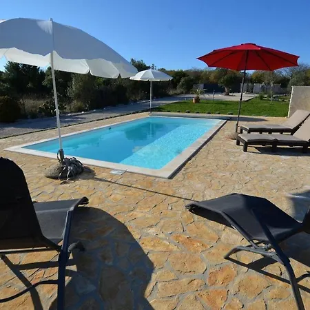 Дом отдыха Family Friendly House With A Swimming Pool - 20869 *